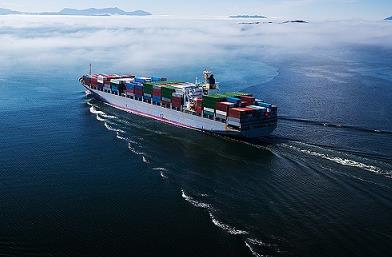 美國國際物流的優勢與挑戰：如何應對全球化和環境化