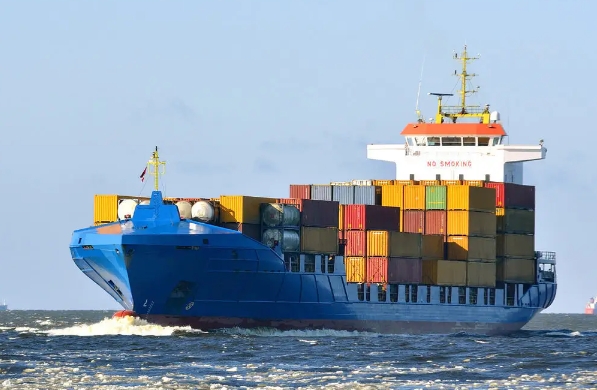 面對日益激烈的市場競爭，國際貨代公司需要不斷創新以引領行業變革