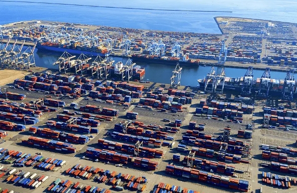 隨著全球貿易的不斷發展，貨運代理行業也面臨著新的挑戰和機遇